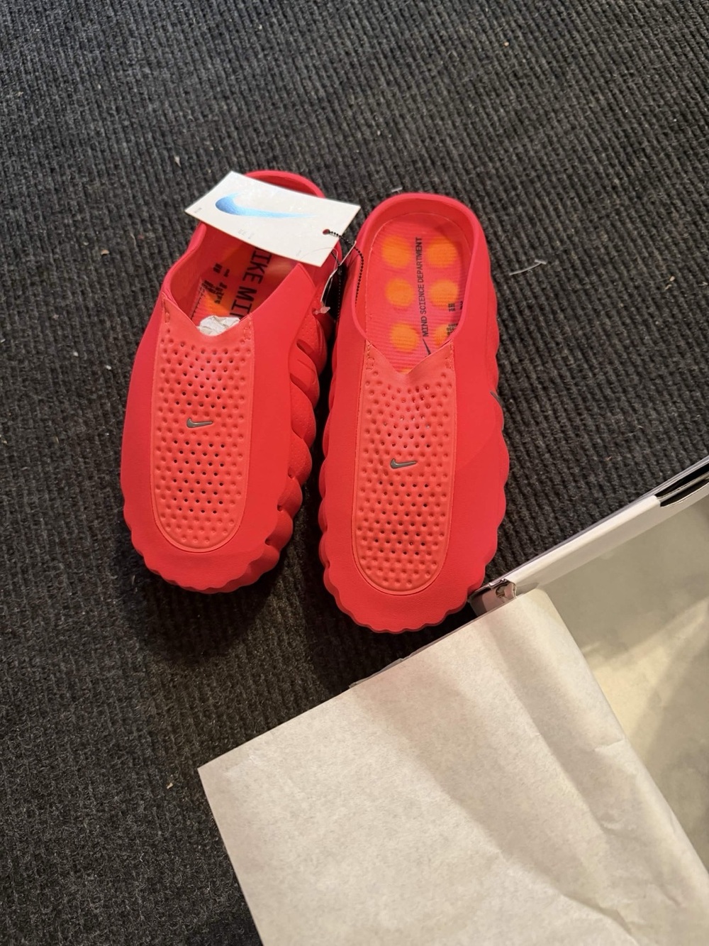 Nike Mind Slides 001 Solar Red - NWT